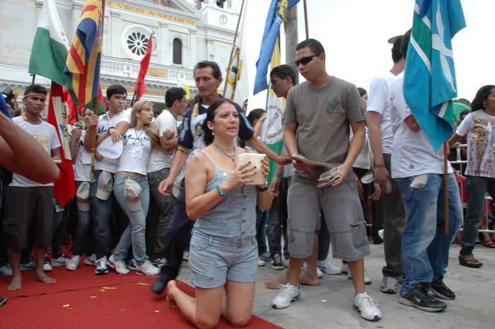 
        
            Círio 2010 - Imagens marcantes da procissão
        
    