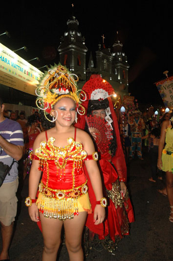 
        
            Auto do Círio festeja a Santa nas ruas de Belém
        
    