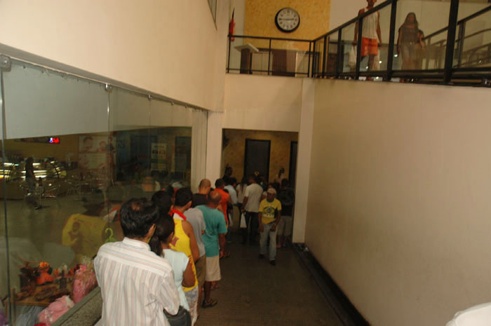 
        
            Fila nas lotéricas de Belém
        
    