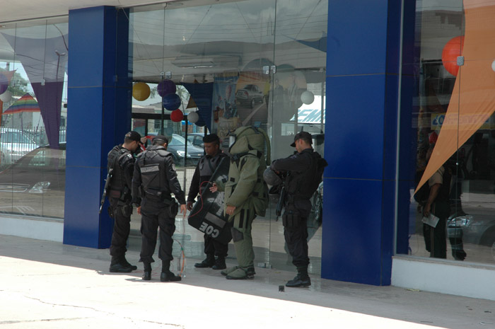 
        
            Granada falsa assusta moradores do Telégrafo
        
    