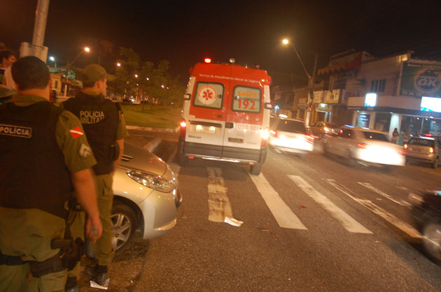 
        
            Carros se chocam no cruzamento entre Duque e Lomas
        
    