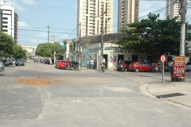 
        
            Carros colidem em cruzamento da Dom Romualdo 
        
    