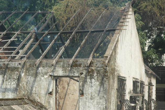 
        
            Casarão pega fogo no bairro de Nazaré
        
    