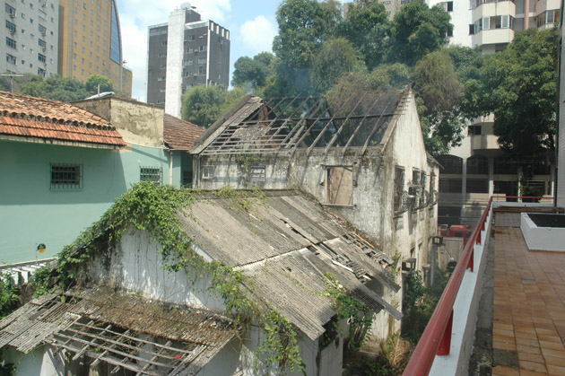 
        
            Casarão pega fogo no bairro de Nazaré
        
    