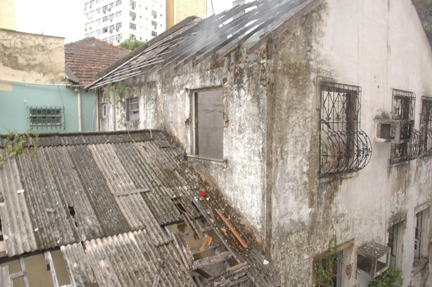 
        
            Casarão pega fogo no bairro de Nazaré
        
    