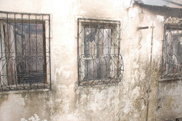 
        
            Casarão pega fogo no bairro de Nazaré
        
    