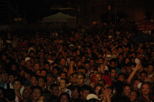 
        
            Cores e muita purpurina na festa da Chiquita 2010
        
    