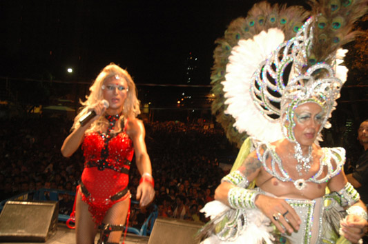 
        
            Cores e muita purpurina na festa da Chiquita 2010
        
    