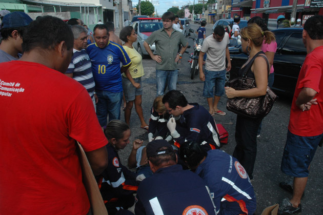 
        
            Acidente envolve carro e moto no Telégrafo
        
    
