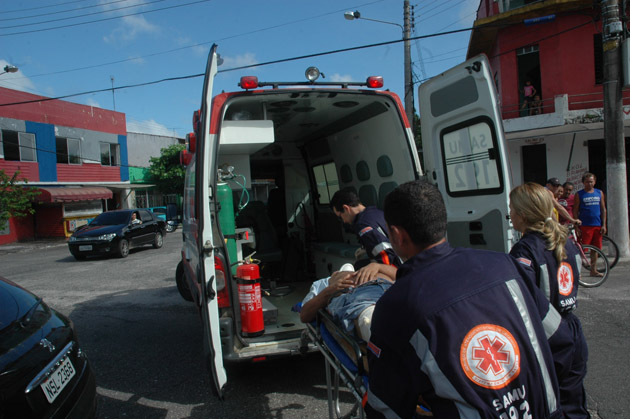 
        
            Acidente envolve carro e moto no Telégrafo
        
    