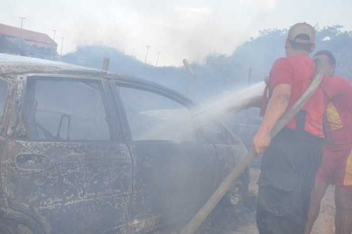 
        
        
            Carros são incendiados no Atalaia, em Salinas
        
    