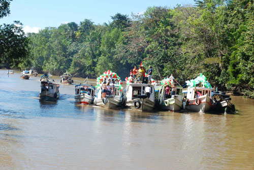 
        
            Círio fluvial homenageou Santa Rita de Cássia
        
    
