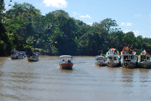 
        
            Círio fluvial homenageou Santa Rita de Cássia
        
    