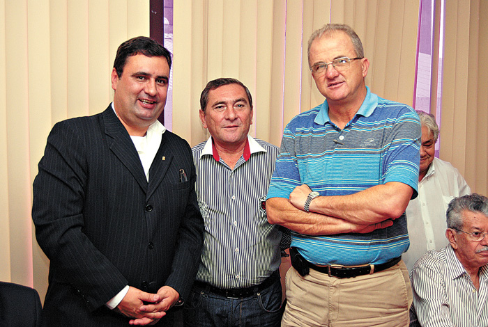 
        
            Coluna Walter Guimarães
        
    