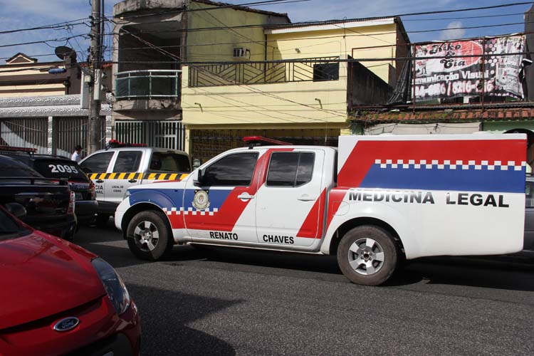 
        
            Corpo de idosa é encontrado dentro de geladeira
        
    