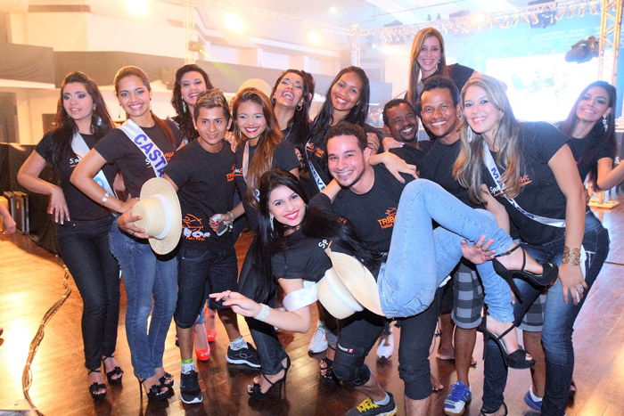 
        
            Ensaio Geral para o Miss Pará 2012
        
    