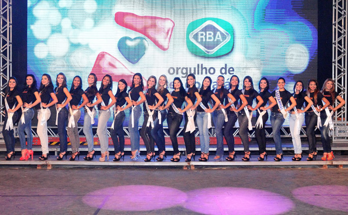 
        
            Ensaio Geral para o Miss Pará 2012
        
    