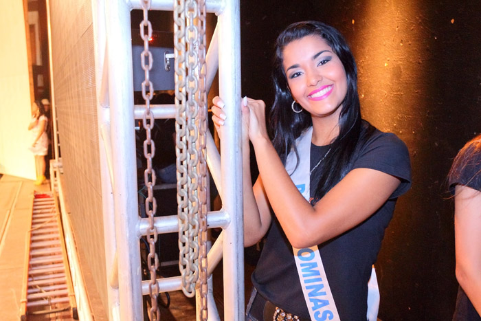 
        
            Ensaio Geral para o Miss Pará 2012
        
    