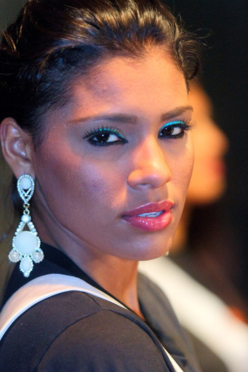 
        
            Ensaio Geral para o Miss Pará 2012
        
    