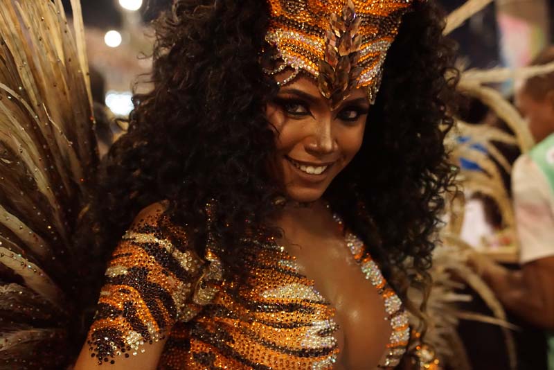 
        
            Famosas esbanjam beleza no 2º dia do Carnaval 
        
    
