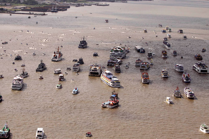 
        
            Romaria Fluvial
        
    