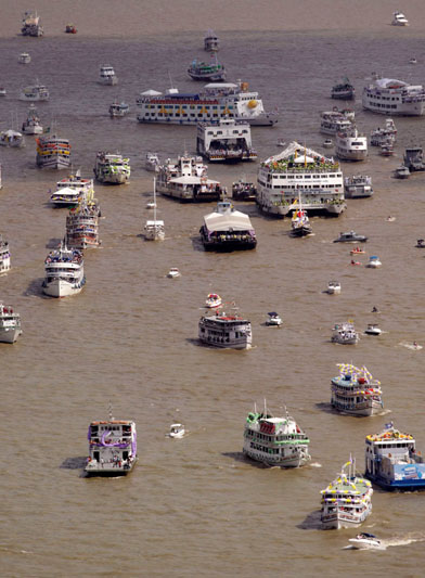 
        
            Romaria Fluvial
        
    