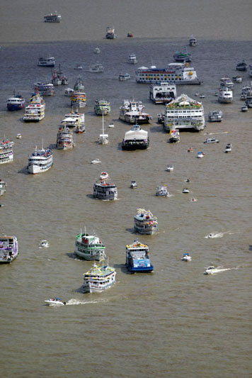 
        
            Romaria Fluvial
        
    