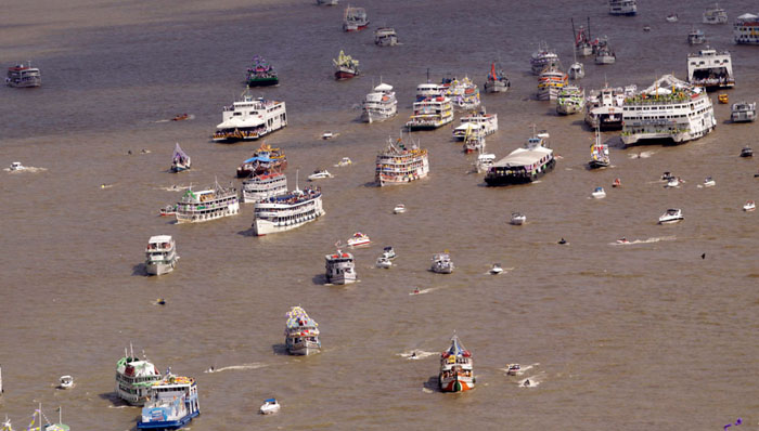 
        
            Romaria Fluvial
        
    