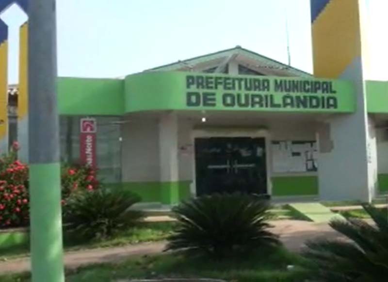
        
            Operação apreende dinheiro em mansão de prefeito
        
    