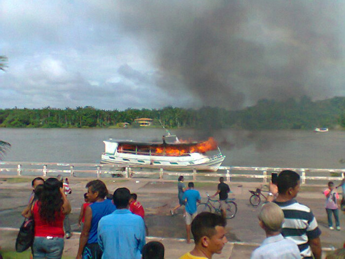 
        
            Barco explode e deixa feridos em Baracarena
        
    