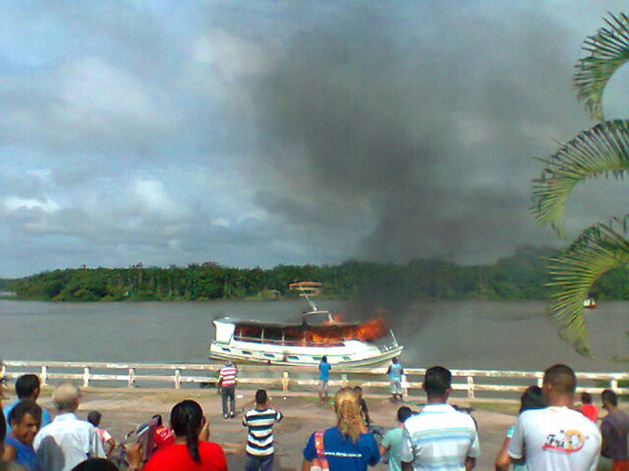 
        
            Barco explode e deixa feridos em Baracarena
        
    