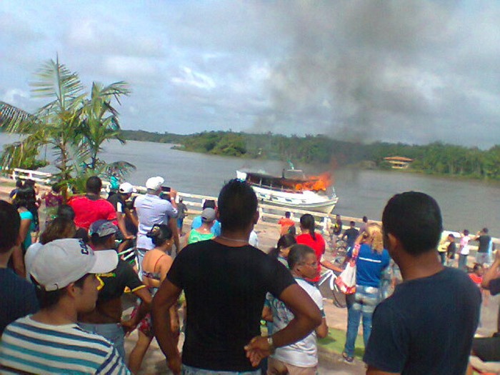 
        
            Barco explode e deixa feridos em Baracarena
        
    