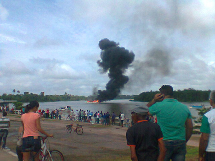 
        
            Barco explode e deixa feridos em Baracarena
        
    
