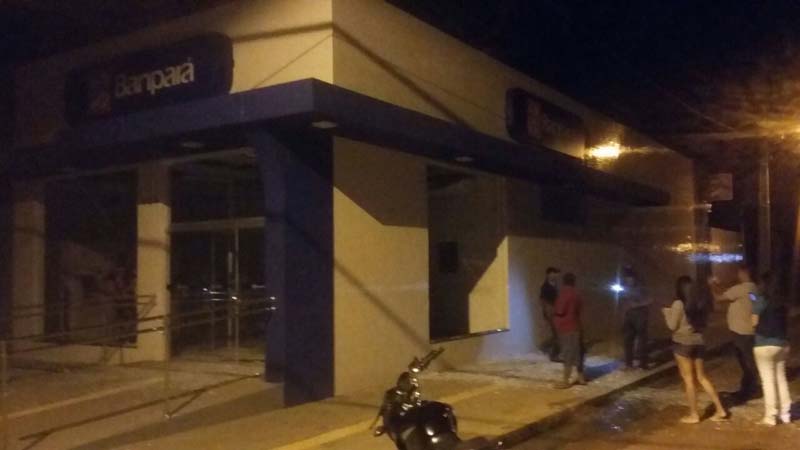 
        
        
            Bando explode banco em Abel Figueiredo
        
    