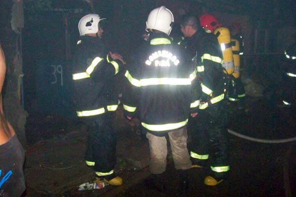 
        
            Imagens do incêndio na passagem Camapu no Jurunas
        
    