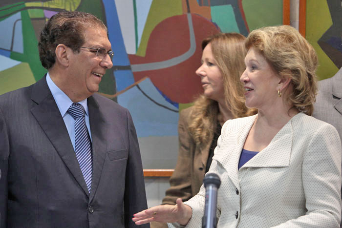 
        
            Jader Barbalho toma posse no Senado Federal
        
    