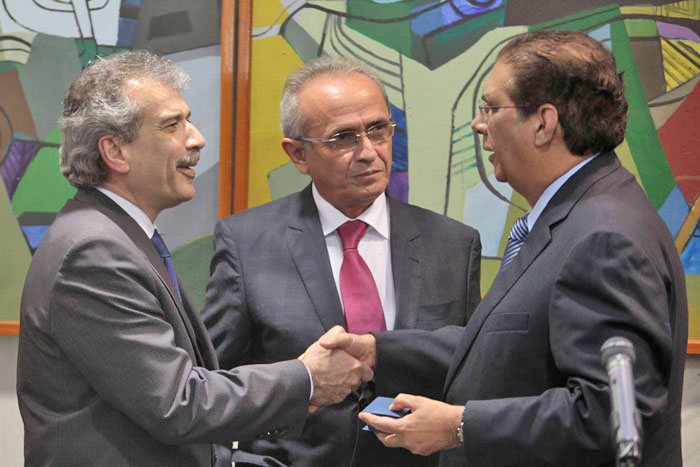 
        
            Jader Barbalho toma posse no Senado Federal
        
    