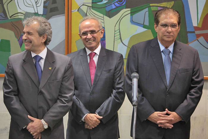 
        
            Jader Barbalho toma posse no Senado Federal
        
    