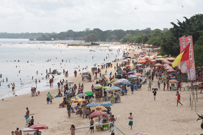 
        
            Praias do Outeiro lotam no último fim de semana
        
    