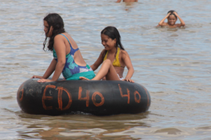 
        
            Praias do Outeiro lotam no último fim de semana
        
    