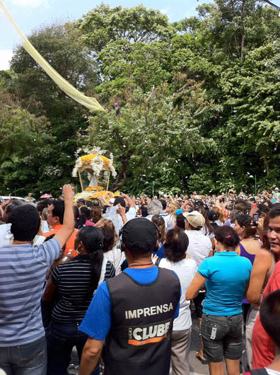 
        
            Grupo RBA presta homenagem à Nossa Senhora
        
    