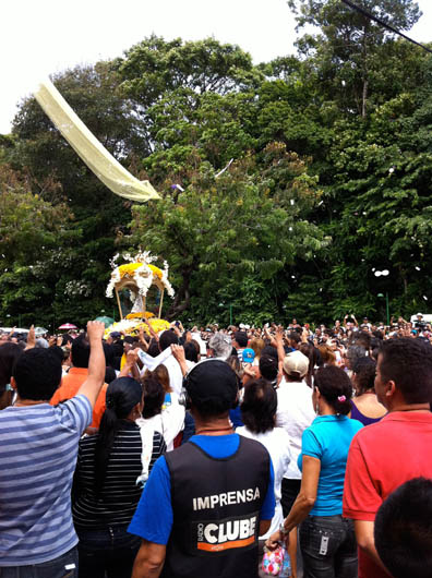 
        
            Grupo RBA presta homenagem à Nossa Senhora
        
    