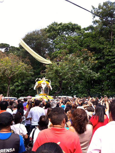 
        
            Grupo RBA presta homenagem à Nossa Senhora
        
    