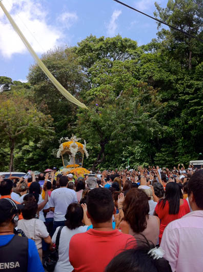 
        
            Grupo RBA presta homenagem à Nossa Senhora
        
    
