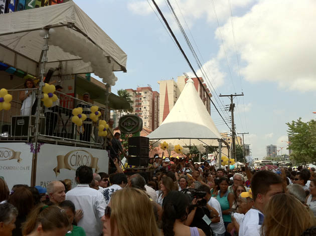 
        
            Grupo RBA presta homenagem à Nossa Senhora
        
    