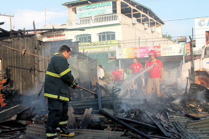 
        
            Incêndio em Feira de Barcarena
        
    