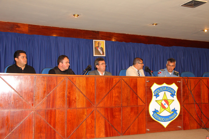 
        
            Polícia apresenta assassinos de extrativistas
        
    