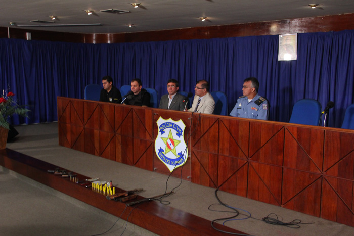 
        
            Polícia apresenta assassinos de extrativistas
        
    