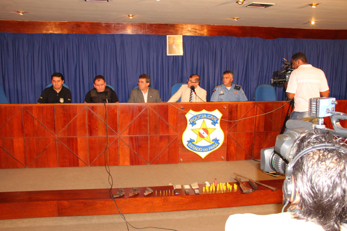 
        
            Polícia apresenta assassinos de extrativistas
        
    