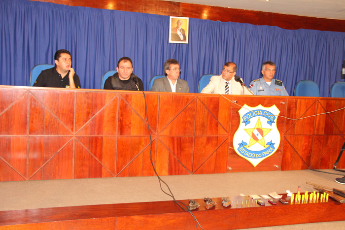 
        
            Polícia apresenta assassinos de extrativistas
        
    